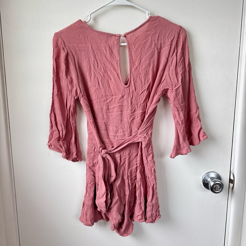 Pink long sleeve romper size xs Charlotte Russe - Picture 4 of 5